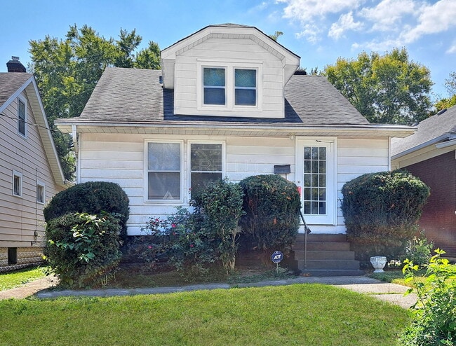 Primary Photo - 4116 Larkwood Ave