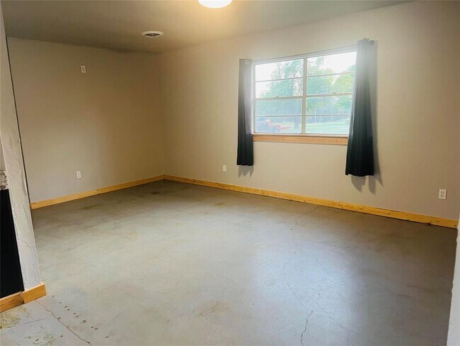 Building Photo - 12712 OK-51