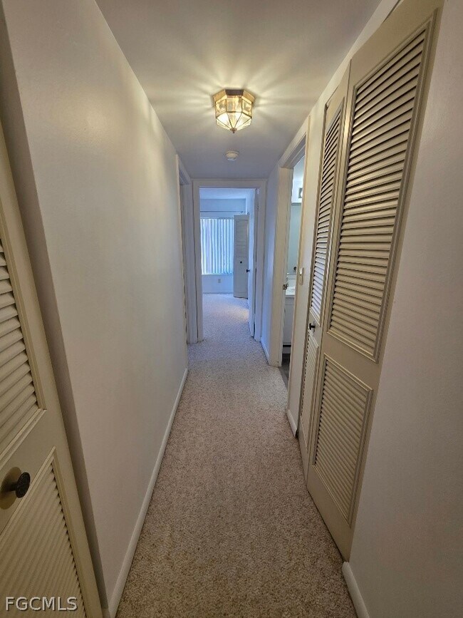 Building Photo - 9970 Sailview Ct