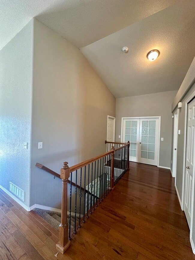 Building Photo - BEAUTIFUL 4BD HOME in MESA RIDGE with MOUN...