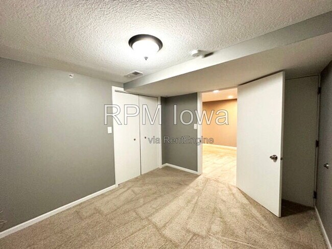 Building Photo - 1318 SW Lynn Dr