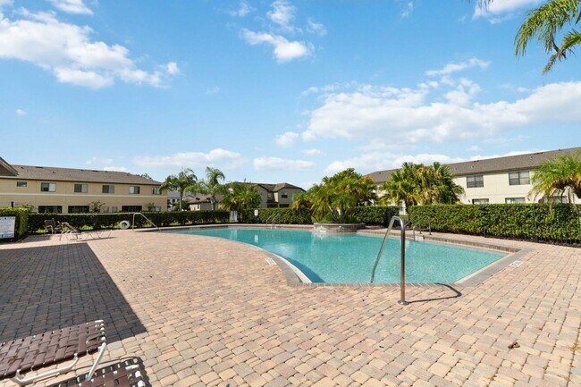 Building Photo - Beautiful 2/2.5 Townhome W/ 1 Car Garage L...