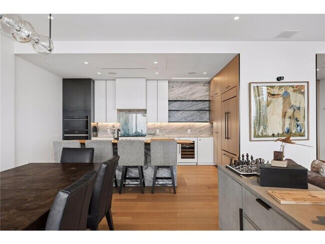 Building Photo - 255 Hennepin Ave