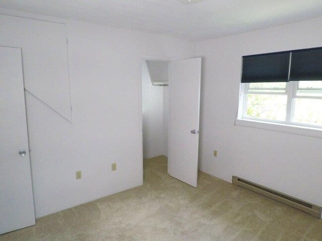 Building Photo - 22 Fredricksburg Ct