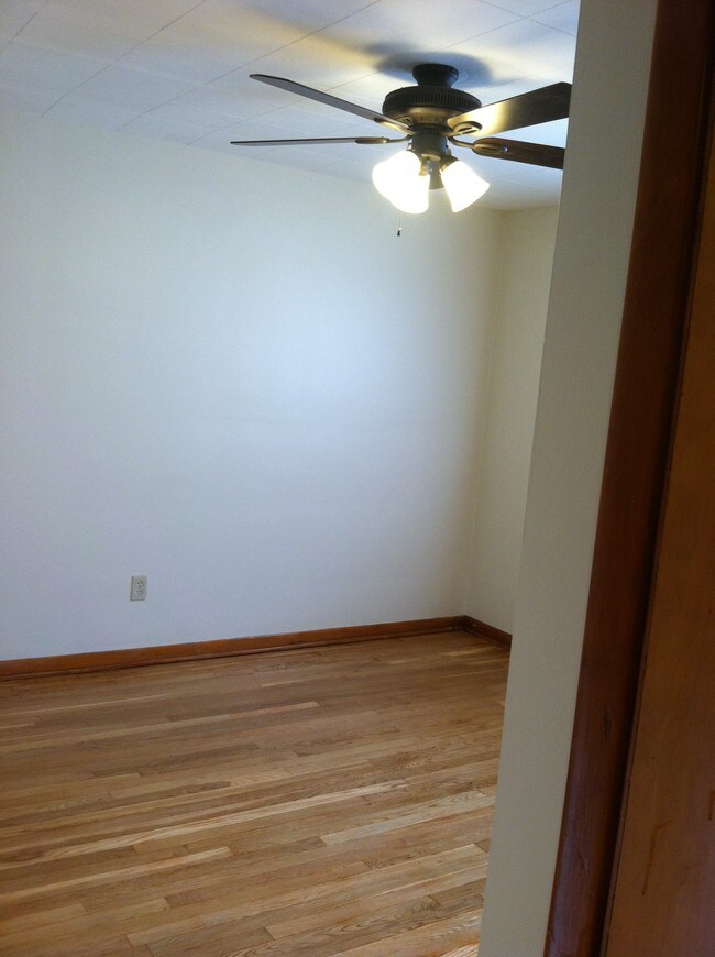 Building Photo - 130 Lacrosse St