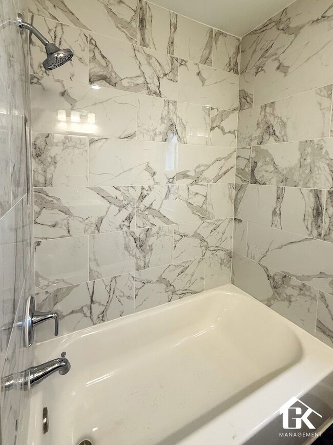 Building Photo - Fully remodeled 3 Bed 2.5 Bath