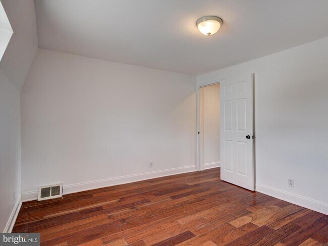 Building Photo - 2166 N 7th St