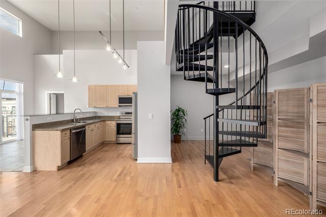 Building Photo - 5677 S Park Pl