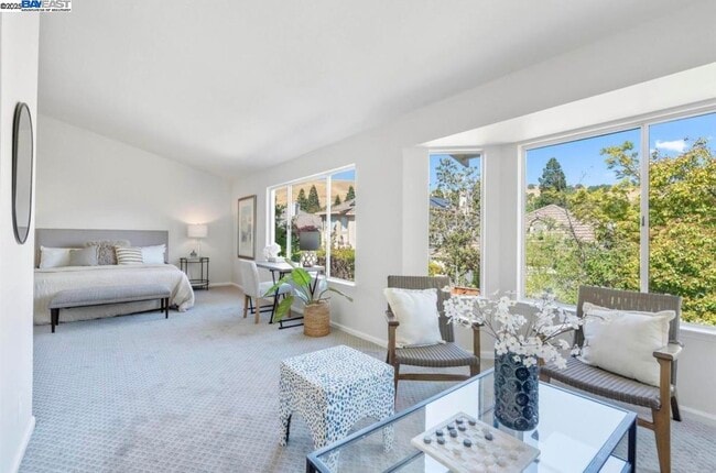 Building Photo - 5 Stuart Pl