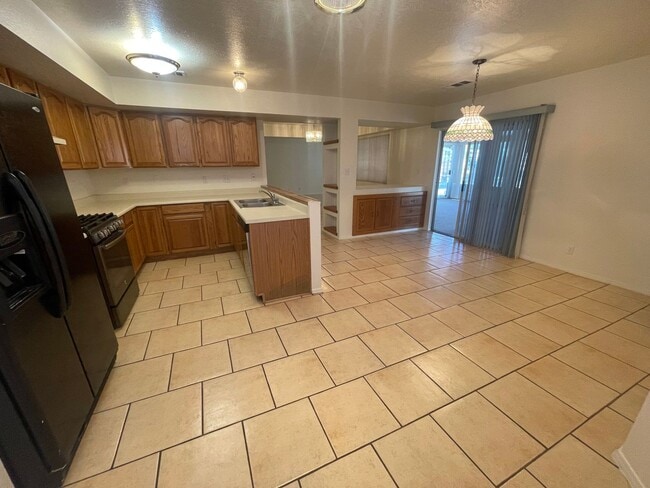 Building Photo - Rio Rancho 3 Bed 2 Bath