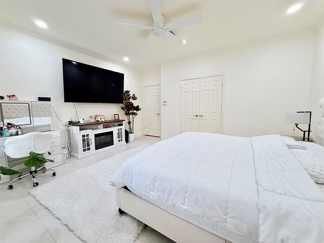 Building Photo - 16002 Garden Hill Ln