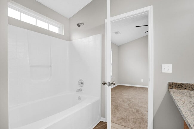 Building Photo - 241 Village Square Dr