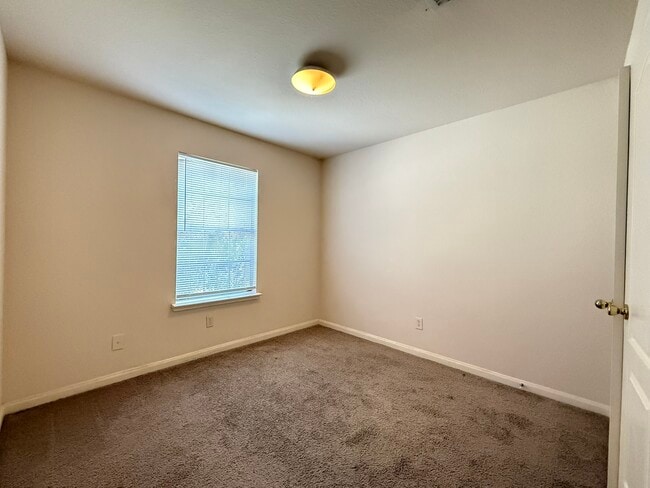 Building Photo - 15407 Western Skies Dr