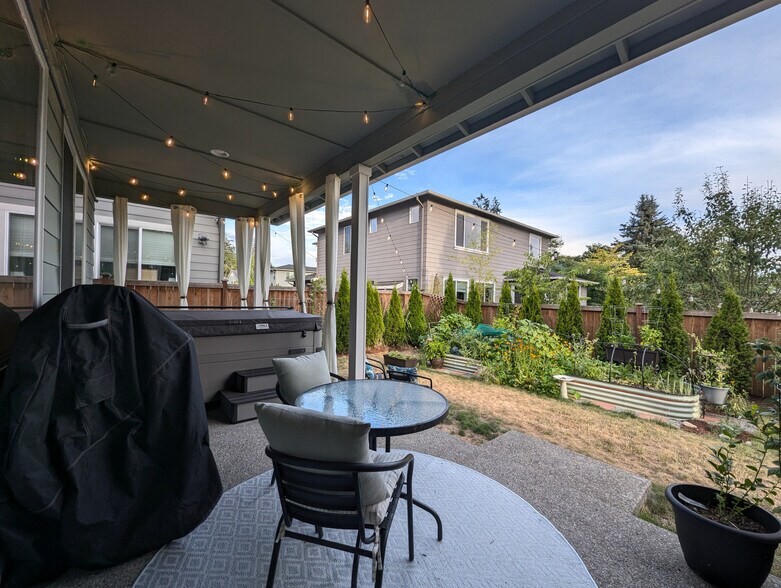 Covered Patio + Garden Beds - 16324 131st St SE