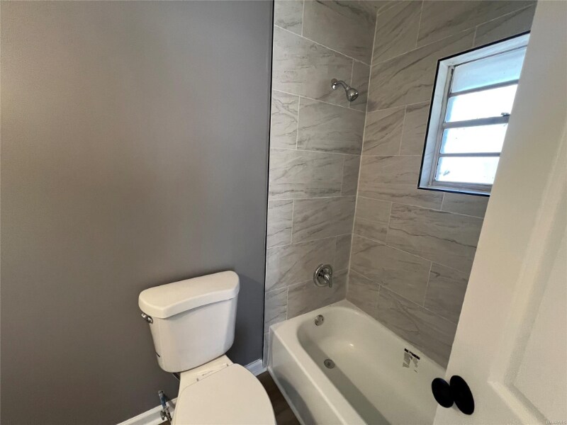 Building Photo - 3653 Cloverdale Rd