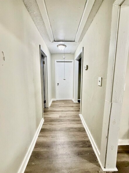 Building Photo - 1448 Menager Rd