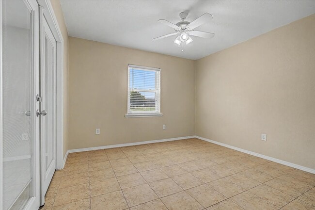 Building Photo - 827 Pickney Ave