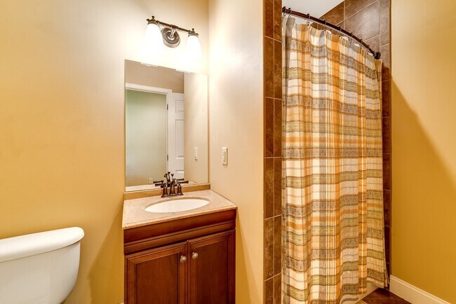 Building Photo - 651 Chalk Hill Rd