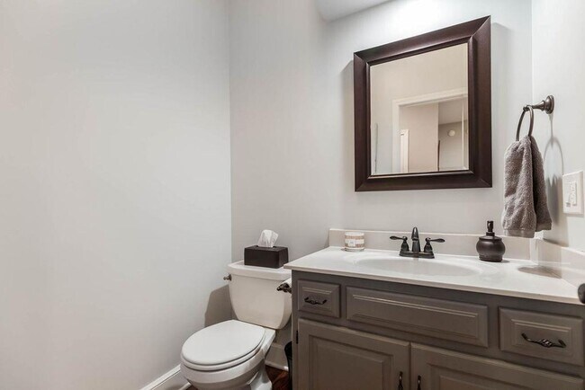 Building Photo - {5801} Spacious 2 Story Home in highly des...