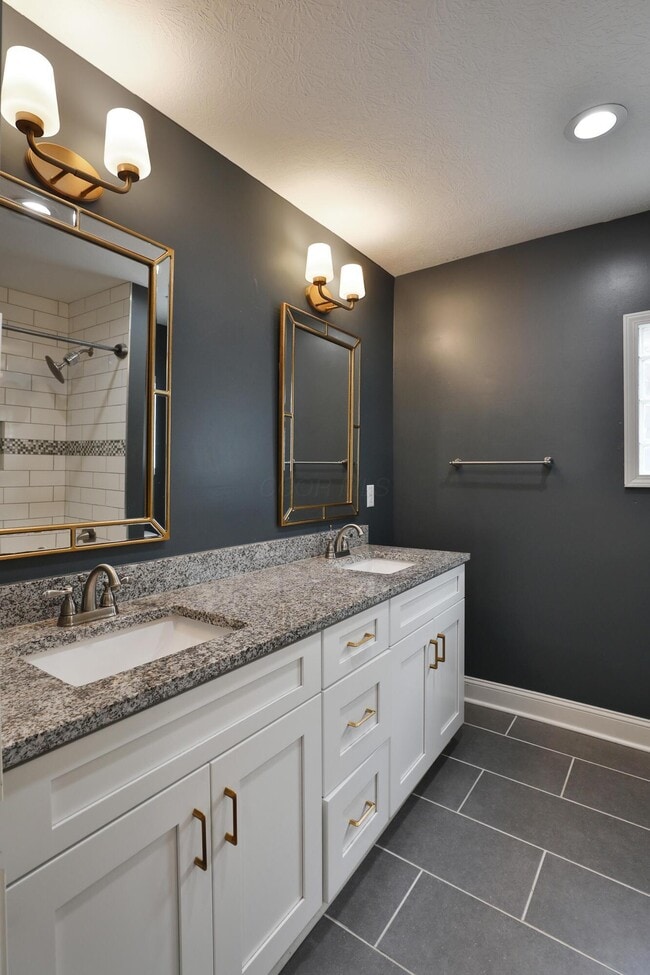 Building Photo - 693 Wilson Ave