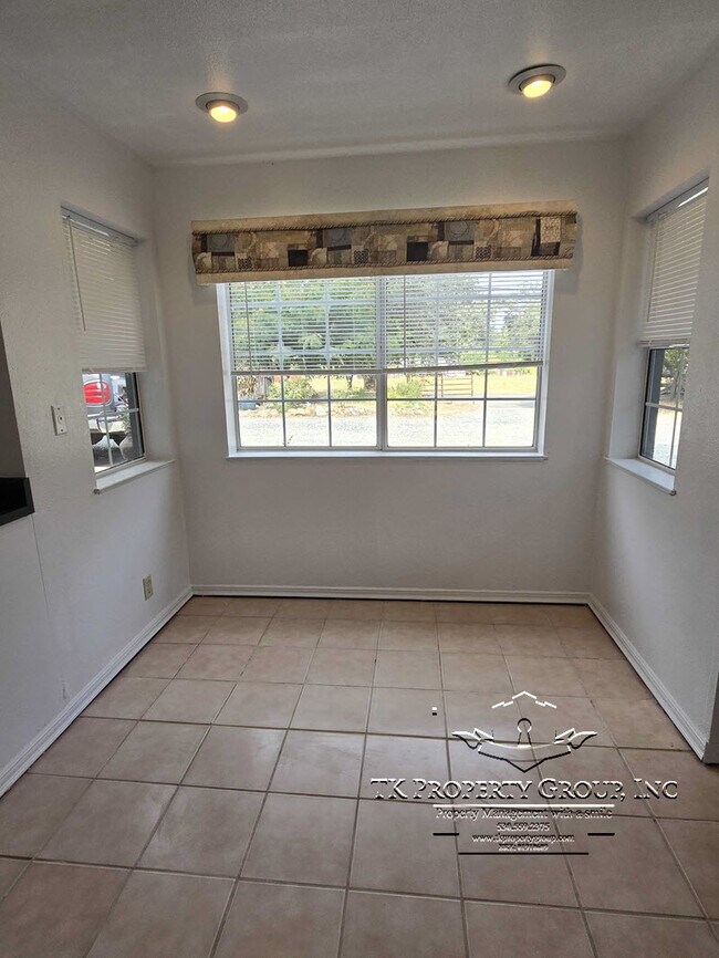 Building Photo - 17801 Penn Valley Dr