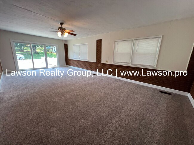 Building Photo - Spacious Ranch in North Lakes