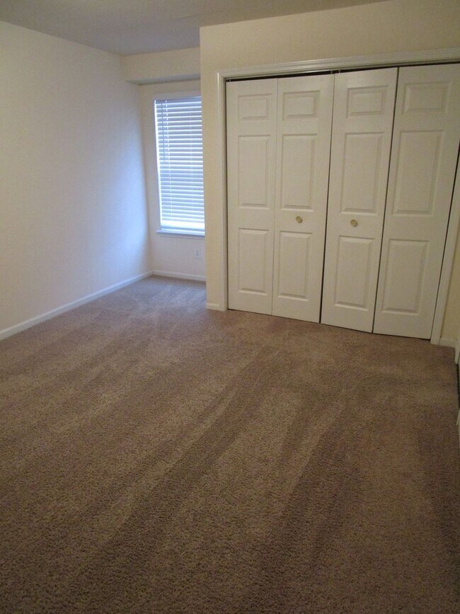 Building Photo - 4404-4404 W Jeana Ct