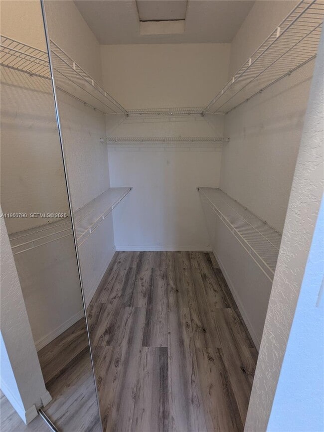 Building Photo - 7700 S Aragon Blvd