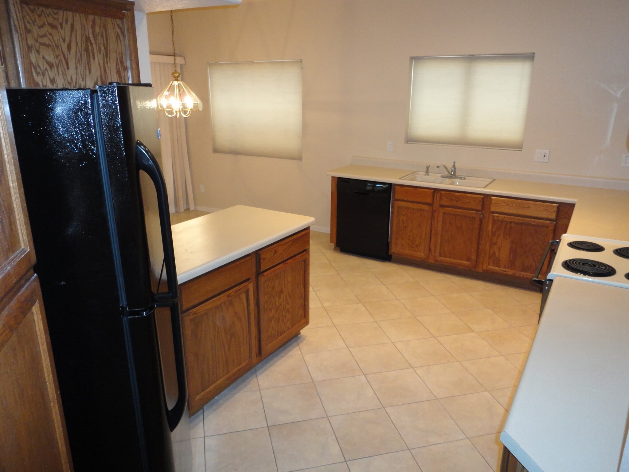 Building Photo - 233 W Verano Pl