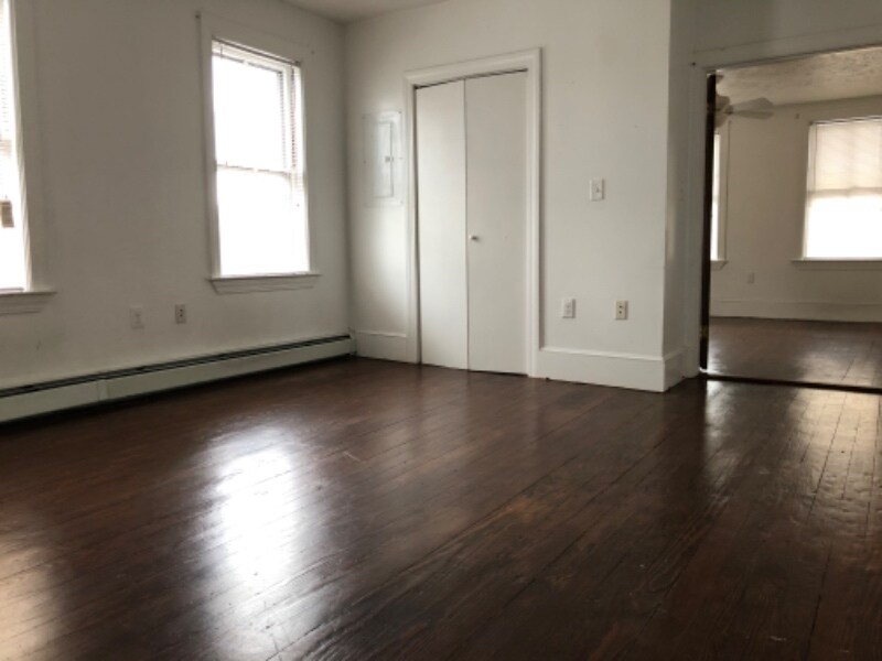 Building Photo - 322 Central St