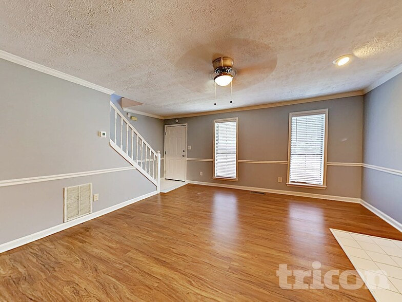 Building Photo - 5171 Salem Dr