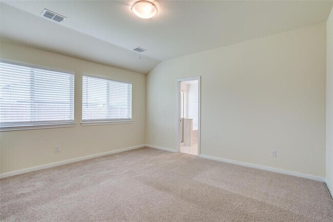 Building Photo - 1304 Rosebush Rd