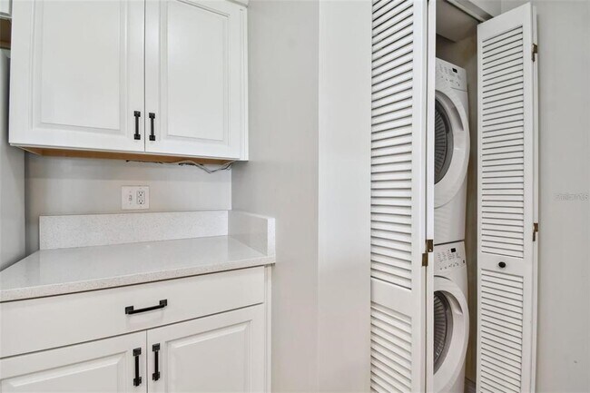 Building Photo - 29129 Bay Hollow Dr