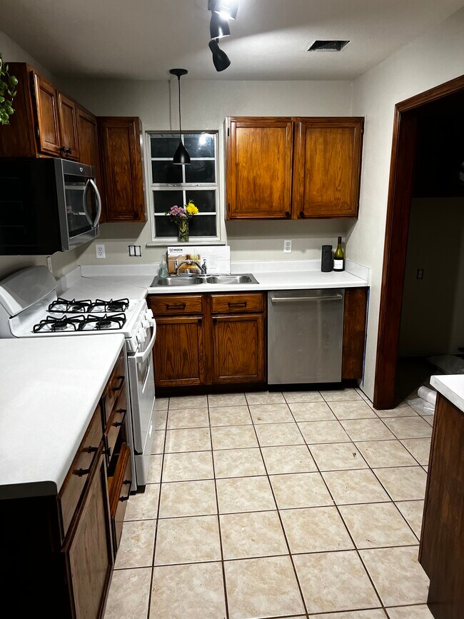 Still finishing updating - 505 5th St