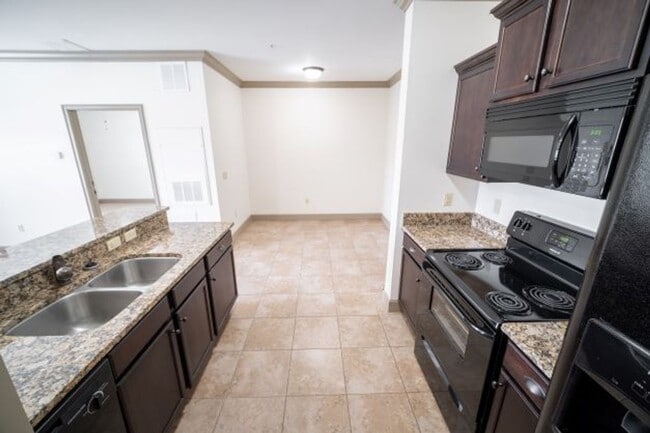 Interior Photo - Woodbury Row