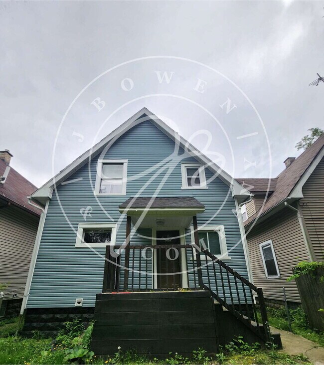 Building Photo - Spacious & Updated 3 Bed, 1.5 Bath Home – ...