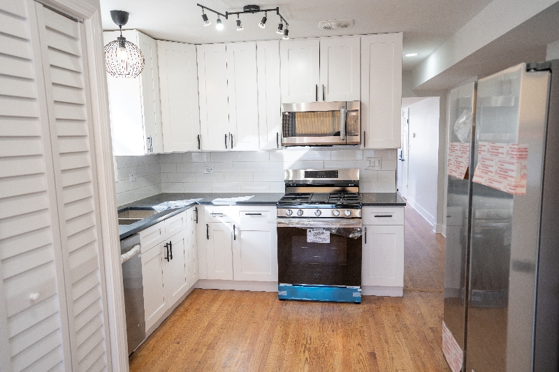 Building Photo - 5735 W Addison St