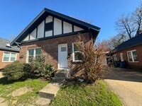 Building Photo - Newer Remodel 1 bed 1 bath with Private Patio