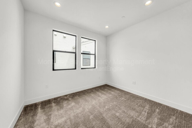 Building Photo - 111 Sea Shell Ave