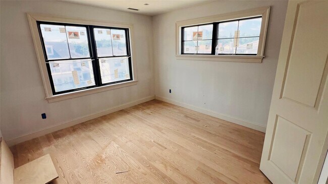 Building Photo - 38 Elmwood Ave