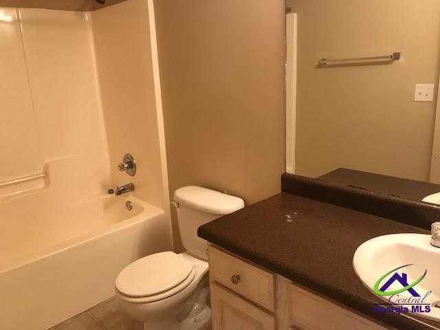 Building Photo - 105 Charter Ct