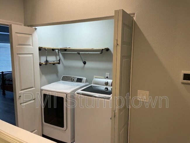 Building Photo - 16140 NW Fescue Ct
