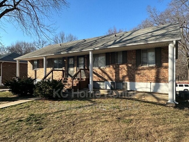 Building Photo - 2210 NE 77th St