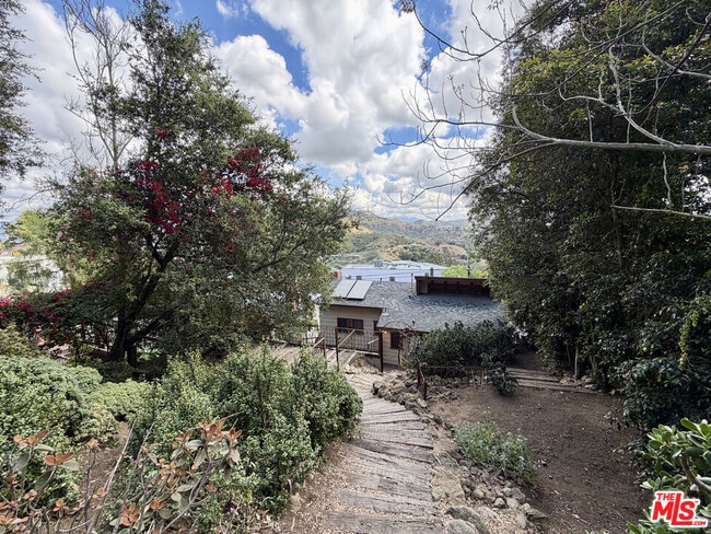 Building Photo - 6871 Pacific View Dr