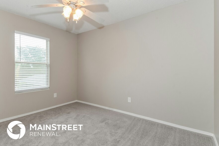 Building Photo - 627 Staffordshire Dr