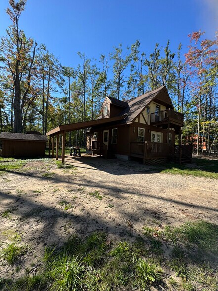 Building Photo - 6848 Whispering Pines Dr