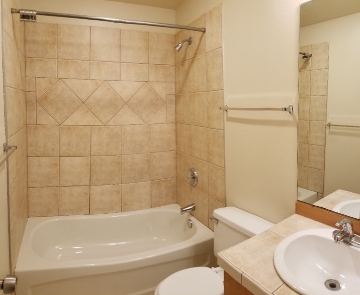 Building Photo - 1813 S Bush Pl