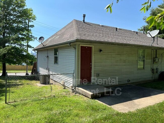 Building Photo - 1633 Jackson Ave