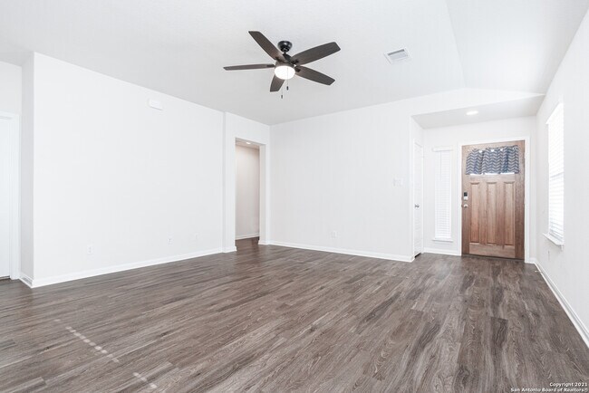 Building Photo - 533 Moonvine Way