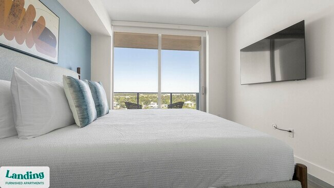 Building Photo - 1950 Mayfair St